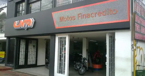 UM MOTOS CARRERA 24 CON 72 UM MOTOS CARRERA 24 CON 72